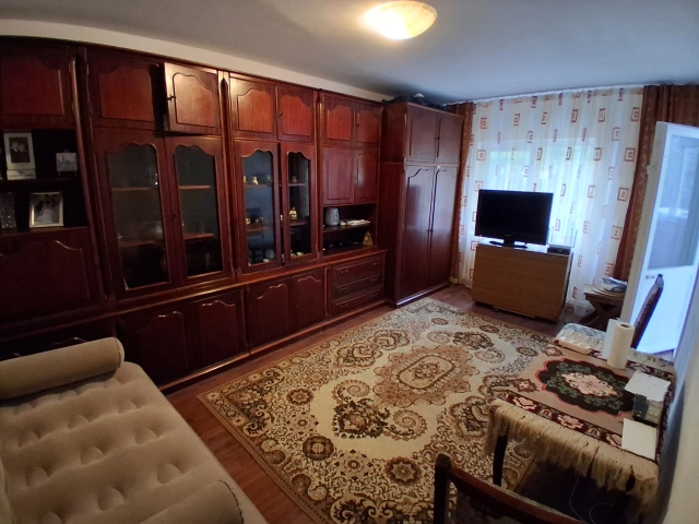 Apartament 3 camere - Pacurari