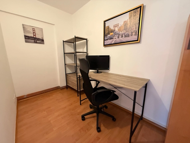 Apartament 4 camere - Pacurari