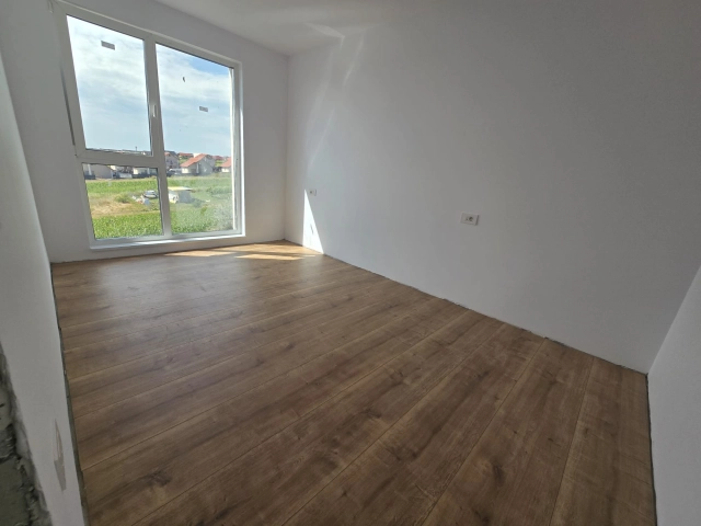 Apartament 3 camere - Rediu