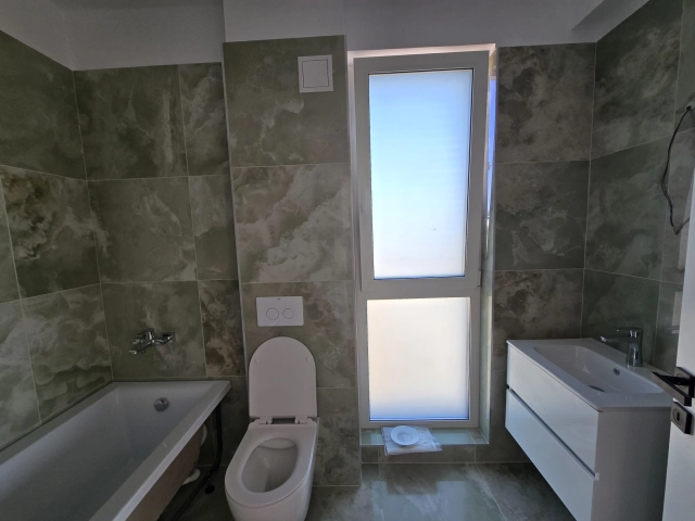 Apartament 3 camere - Rediu